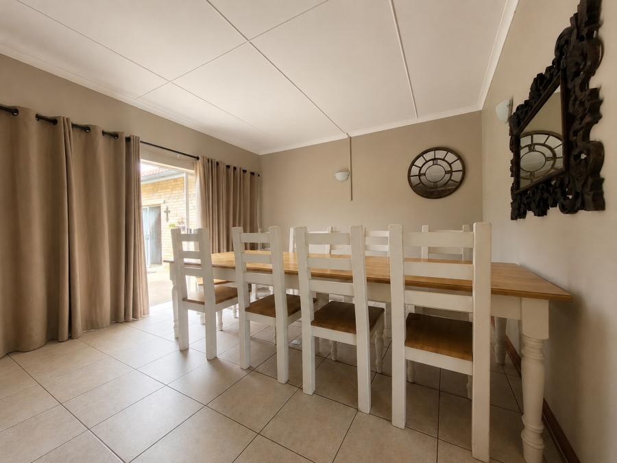 To Let 3 Bedroom Property for Rent in Aston Bay Eastern Cape
